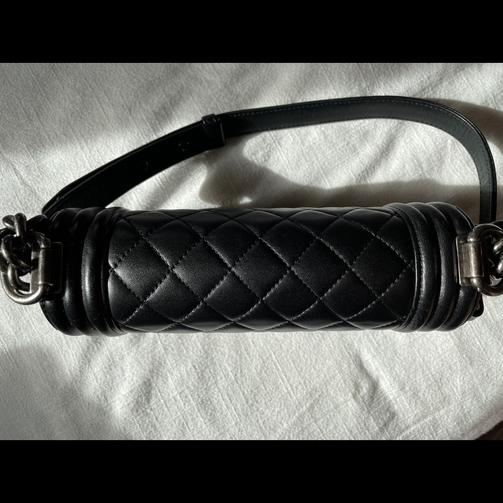 ***SOLD*** Chanel Small Boy Lambskin - Picture 5 of 13